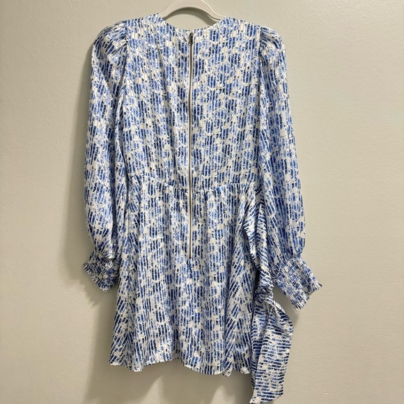 Alice + Olivia Molli Belted Floral Mini Wrap Dress Forget Me Not Antique Size 2 - Picture 7 of 15